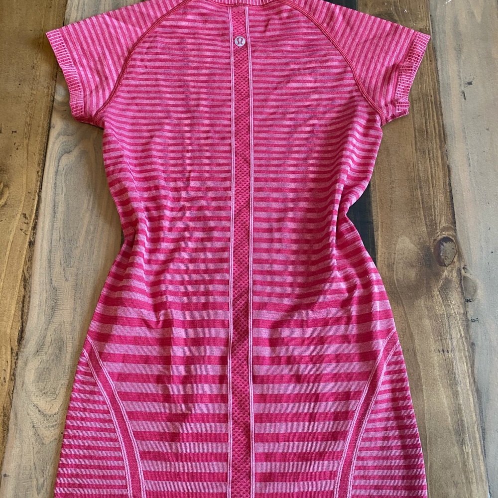 LULULEMON TOP
